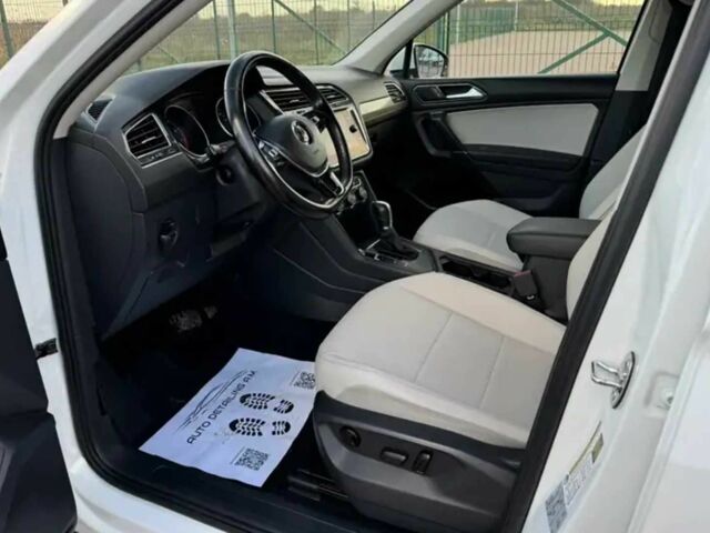 Білий Фольксваген Тігуан, об'ємом двигуна 2 л та пробігом 70 тис. км за 14000 $, фото 10 на Automoto.ua