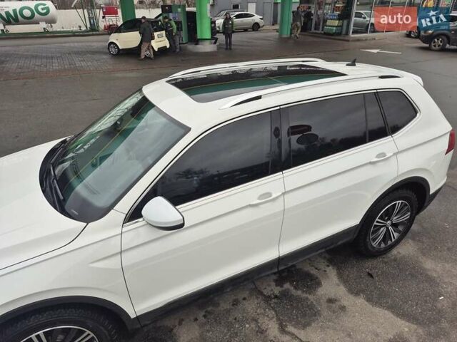 Білий Фольксваген Тігуан, об'ємом двигуна 2 л та пробігом 99 тис. км за 17900 $, фото 8 на Automoto.ua