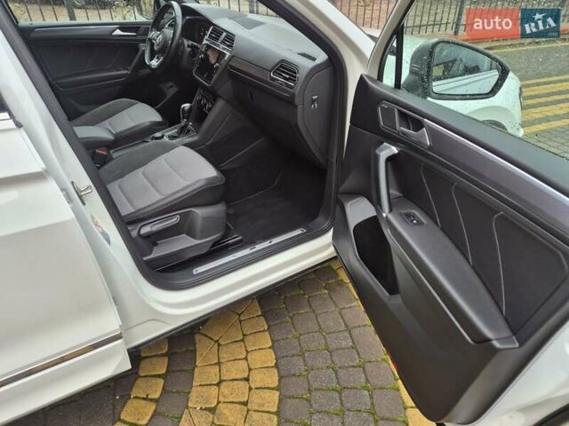 Білий Фольксваген Тігуан, об'ємом двигуна 2 л та пробігом 245 тис. км за 28900 $, фото 13 на Automoto.ua