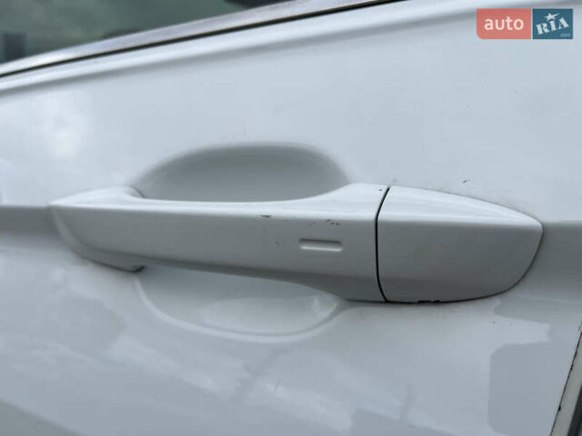 Білий Фольксваген Тігуан, об'ємом двигуна 2 л та пробігом 137 тис. км за 19350 $, фото 8 на Automoto.ua