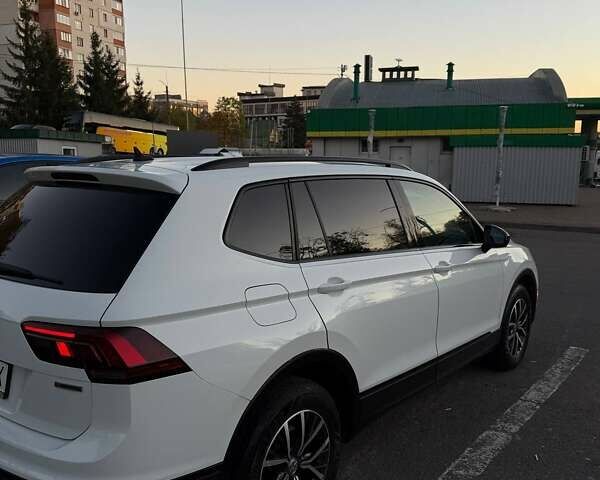 Белый Фольксваген Тигуан, объемом двигателя 1.98 л и пробегом 97 тыс. км за 21300 $, фото 3 на Automoto.ua