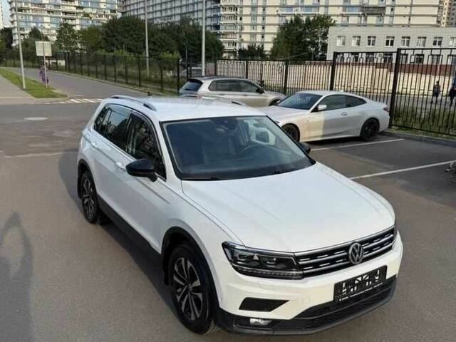 Белый Фольксваген Тигуан, объемом двигателя 2 л и пробегом 99 тыс. км за 17500 $, фото 3 на Automoto.ua