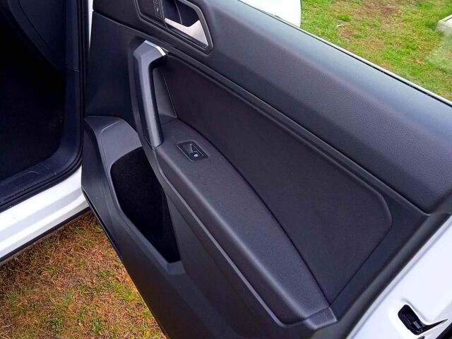 Білий Фольксваген Тігуан, об'ємом двигуна 2 л та пробігом 120 тис. км за 17000 $, фото 8 на Automoto.ua