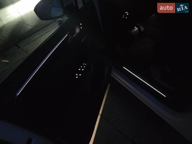 Белый Фольксваген Тигуан, объемом двигателя 2 л и пробегом 180 тыс. км за 24500 $, фото 19 на Automoto.ua