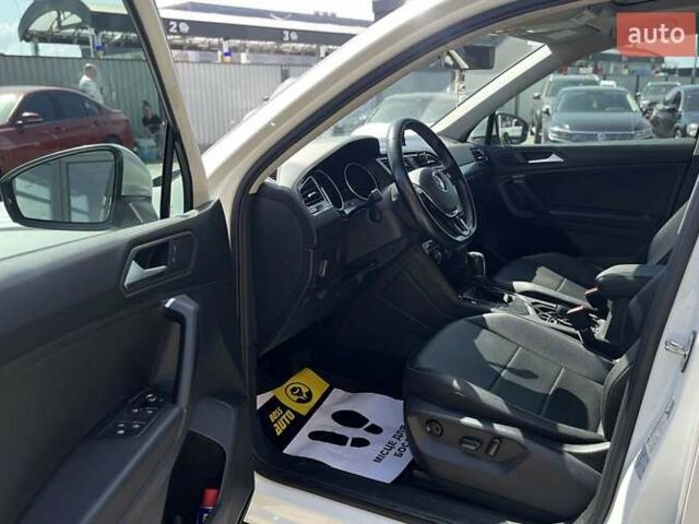 Белый Фольксваген Тигуан, объемом двигателя 1.98 л и пробегом 123 тыс. км за 21800 $, фото 9 на Automoto.ua