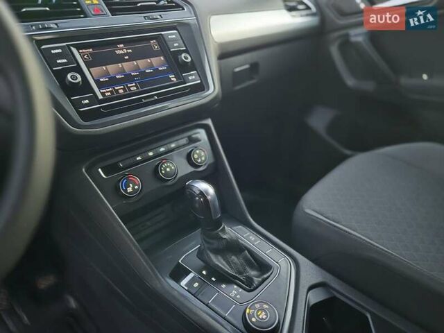 Білий Фольксваген Тігуан, об'ємом двигуна 1.98 л та пробігом 90 тис. км за 17800 $, фото 13 на Automoto.ua