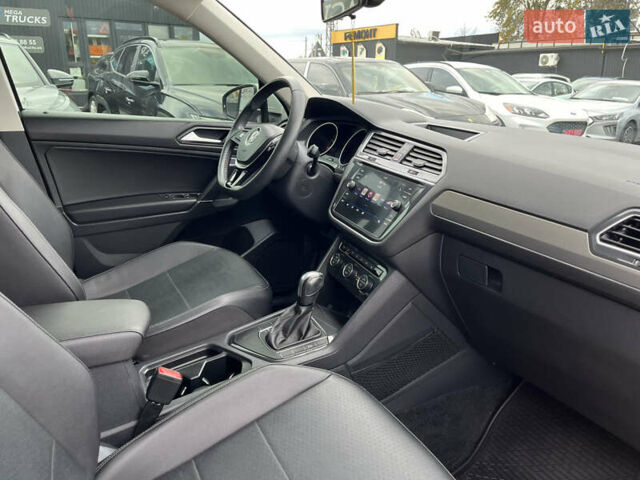 Білий Фольксваген Тігуан, об'ємом двигуна 2 л та пробігом 137 тис. км за 19350 $, фото 20 на Automoto.ua