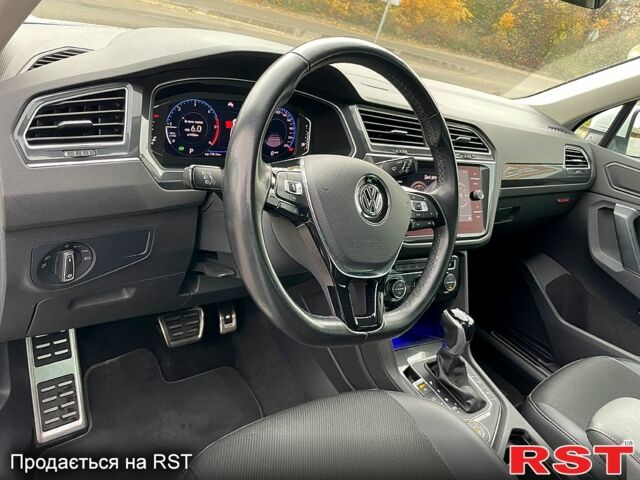 Белый Фольксваген Тигуан, объемом двигателя 2 л и пробегом 93 тыс. км за 31600 $, фото 6 на Automoto.ua
