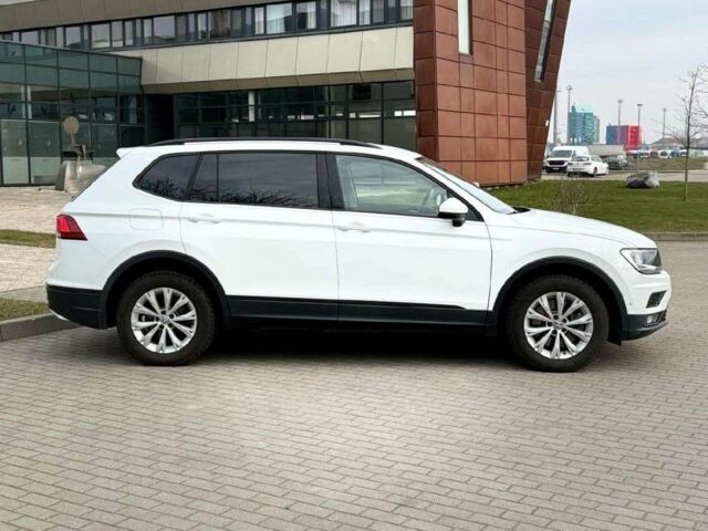 Білий Фольксваген Тігуан, об'ємом двигуна 2 л та пробігом 54 тис. км за 11700 $, фото 3 на Automoto.ua