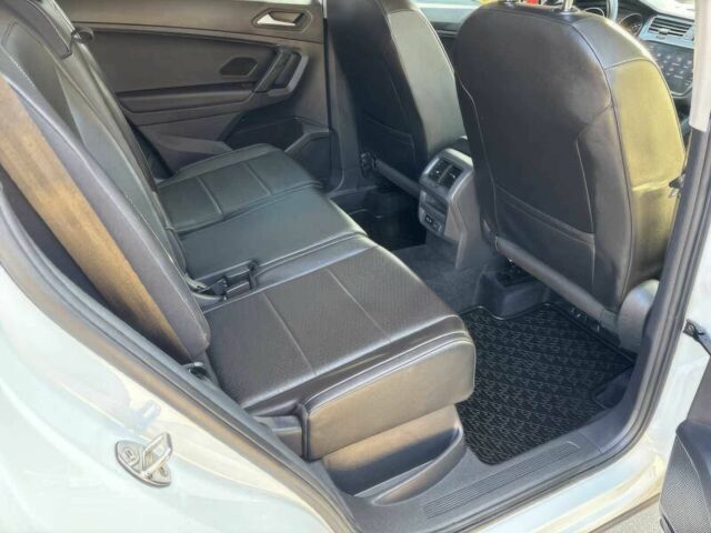 Белый Фольксваген Тигуан, объемом двигателя 2 л и пробегом 34 тыс. км за 13000 $, фото 10 на Automoto.ua