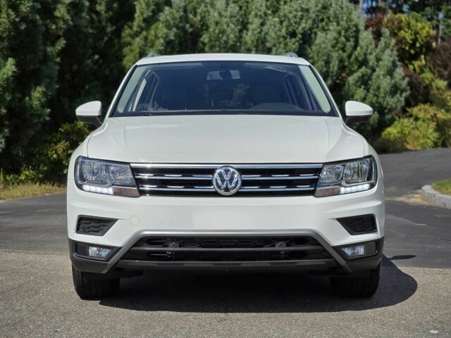 Білий Фольксваген Тігуан, об'ємом двигуна 2 л та пробігом 40 тис. км за 10000 $, фото 1 на Automoto.ua