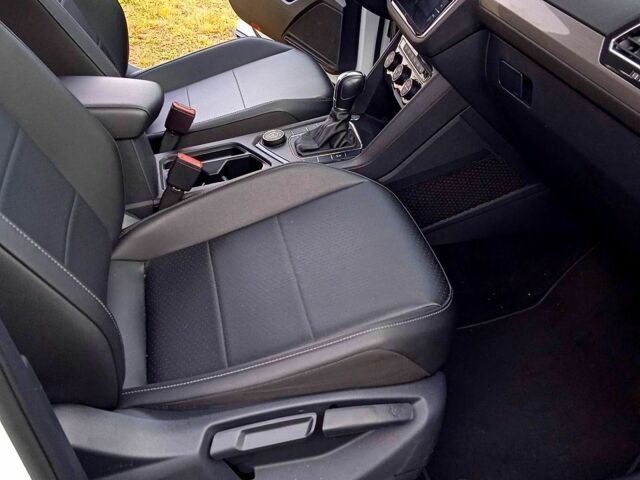 Білий Фольксваген Тігуан, об'ємом двигуна 2 л та пробігом 120 тис. км за 17000 $, фото 7 на Automoto.ua