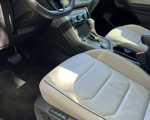 Белый Фольксваген Тигуан, объемом двигателя 1.98 л и пробегом 135 тыс. км за 24800 $, фото 7 на Automoto.ua