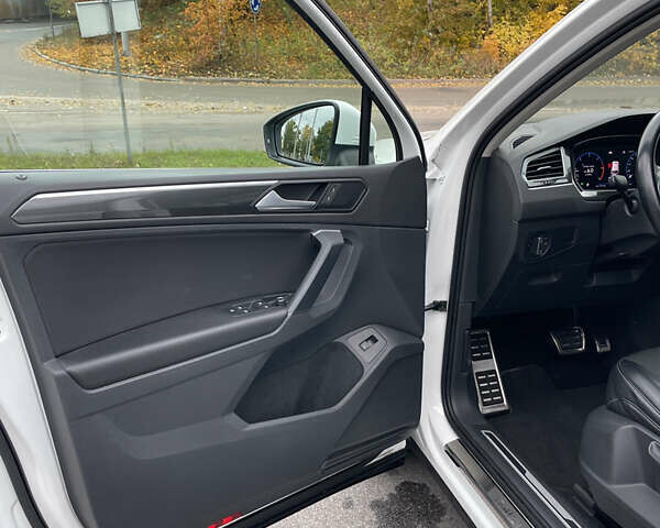 Белый Фольксваген Тигуан, объемом двигателя 1.98 л и пробегом 92 тыс. км за 31900 $, фото 11 на Automoto.ua