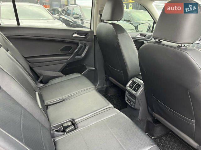 Білий Фольксваген Тігуан, об'ємом двигуна 2 л та пробігом 137 тис. км за 19350 $, фото 18 на Automoto.ua