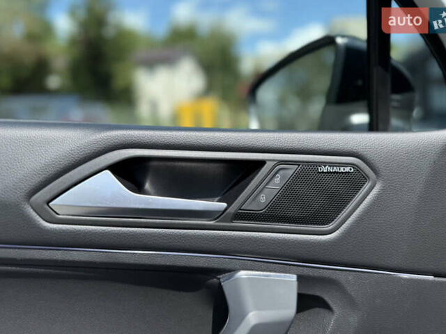 Білий Фольксваген Тігуан, об'ємом двигуна 2 л та пробігом 110 тис. км за 25999 $, фото 24 на Automoto.ua