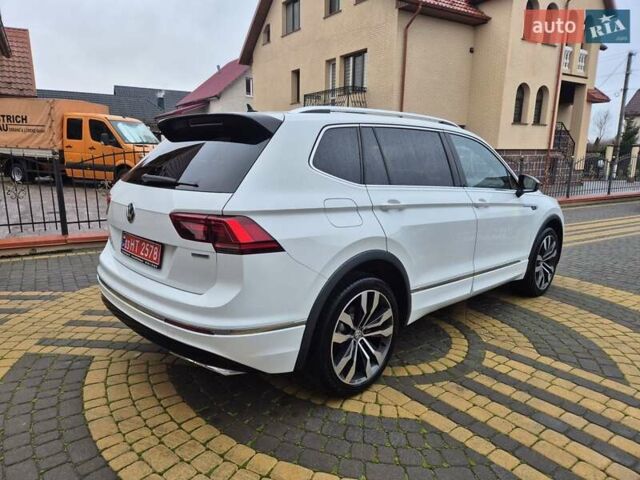 Білий Фольксваген Тігуан, об'ємом двигуна 2 л та пробігом 245 тис. км за 28900 $, фото 30 на Automoto.ua