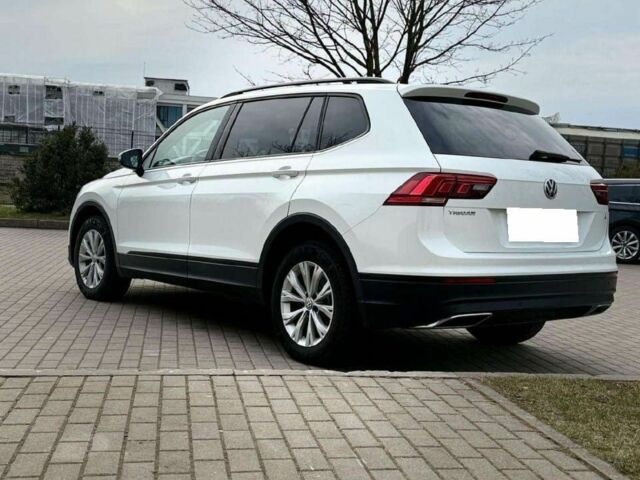 Білий Фольксваген Тігуан, об'ємом двигуна 2 л та пробігом 54 тис. км за 11700 $, фото 4 на Automoto.ua