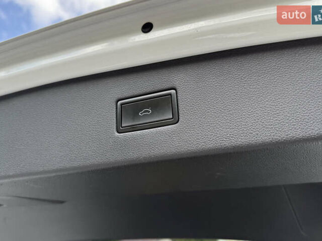 Білий Фольксваген Тігуан, об'ємом двигуна 2 л та пробігом 110 тис. км за 25999 $, фото 51 на Automoto.ua