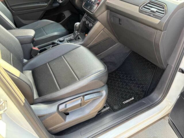 Белый Фольксваген Тигуан, объемом двигателя 2 л и пробегом 34 тыс. км за 13000 $, фото 9 на Automoto.ua