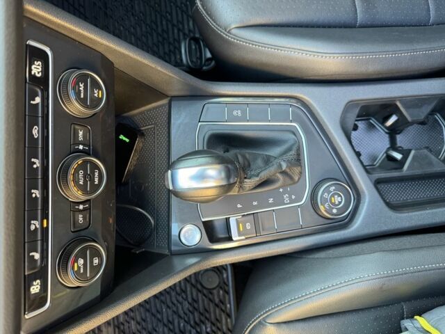 Білий Фольксваген Тігуан, об'ємом двигуна 2 л та пробігом 103 тис. км за 21000 $, фото 13 на Automoto.ua