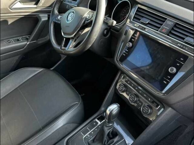 Белый Фольксваген Тигуан, объемом двигателя 2 л и пробегом 63 тыс. км за 17100 $, фото 7 на Automoto.ua