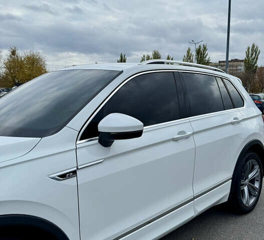 Белый Фольксваген Тигуан, объемом двигателя 1.98 л и пробегом 54 тыс. км за 31500 $, фото 10 на Automoto.ua