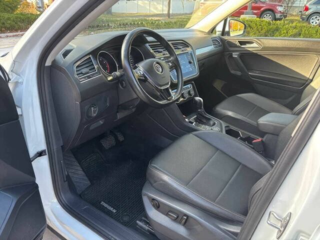 Белый Фольксваген Тигуан, объемом двигателя 2 л и пробегом 34 тыс. км за 13000 $, фото 8 на Automoto.ua