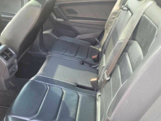 Білий Фольксваген Тігуан, об'ємом двигуна 2 л та пробігом 43 тис. км за 13000 $, фото 7 на Automoto.ua