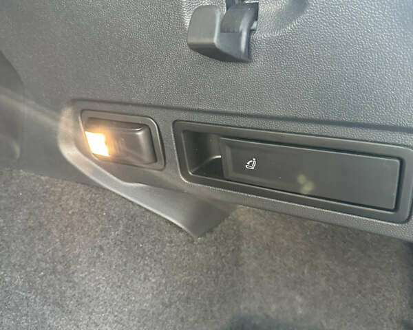 Белый Фольксваген Тигуан, объемом двигателя 2 л и пробегом 198 тыс. км за 41500 $, фото 37 на Automoto.ua