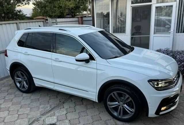 Белый Фольксваген Тигуан, объемом двигателя 2 л и пробегом 90 тыс. км за 18000 $, фото 6 на Automoto.ua