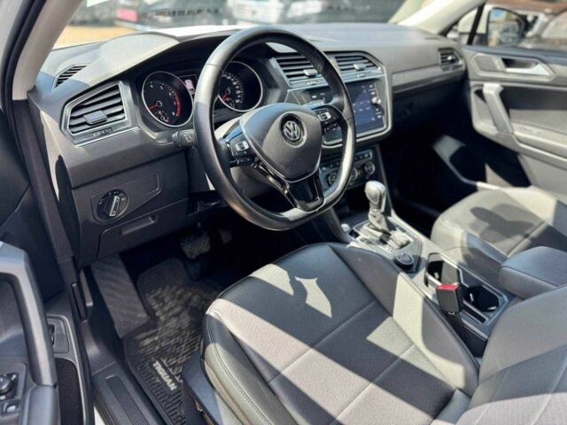 Білий Фольксваген Тігуан, об'ємом двигуна 2 л та пробігом 105 тис. км за 19500 $, фото 12 на Automoto.ua