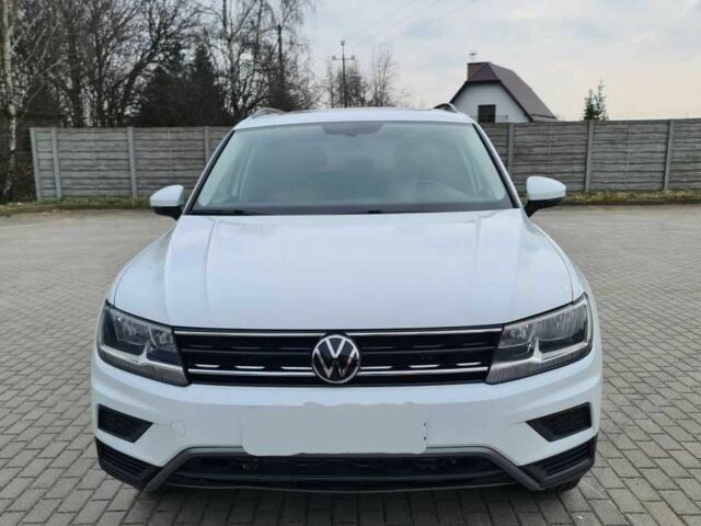 Белый Фольксваген Тигуан, объемом двигателя 2 л и пробегом 83 тыс. км за 10900 $, фото 3 на Automoto.ua