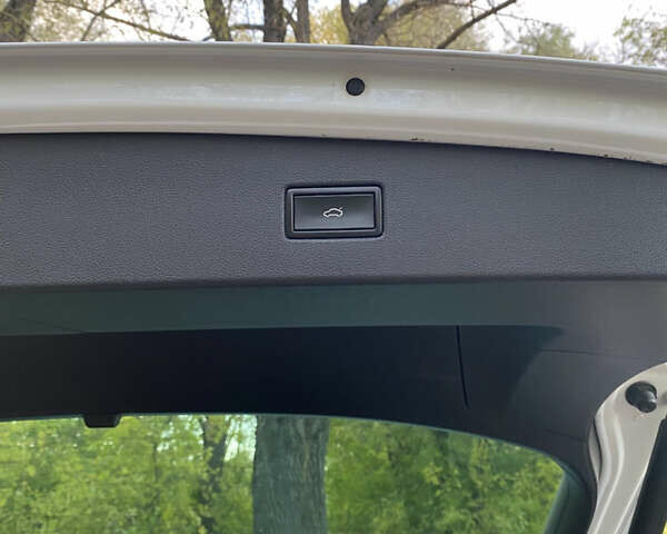 Белый Фольксваген Тигуан, объемом двигателя 1.97 л и пробегом 254 тыс. км за 24900 $, фото 9 на Automoto.ua