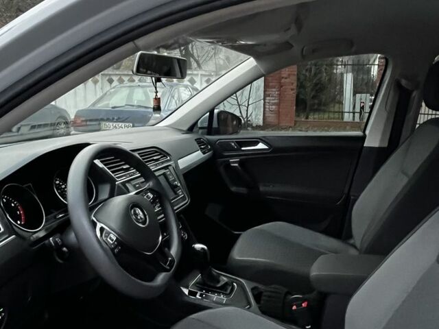 Білий Фольксваген Тігуан, об'ємом двигуна 2 л та пробігом 150 тис. км за 16800 $, фото 6 на Automoto.ua