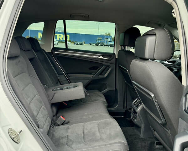 Белый Фольксваген Тигуан, объемом двигателя 1.98 л и пробегом 54 тыс. км за 31500 $, фото 27 на Automoto.ua