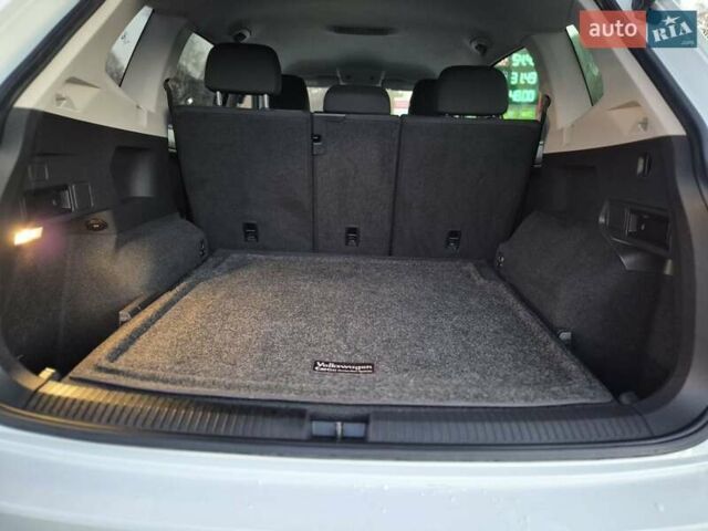 Білий Фольксваген Тігуан, об'ємом двигуна 1.98 л та пробігом 90 тис. км за 17800 $, фото 22 на Automoto.ua