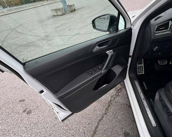 Белый Фольксваген Тигуан, объемом двигателя 1.98 л и пробегом 133 тыс. км за 22500 $, фото 19 на Automoto.ua