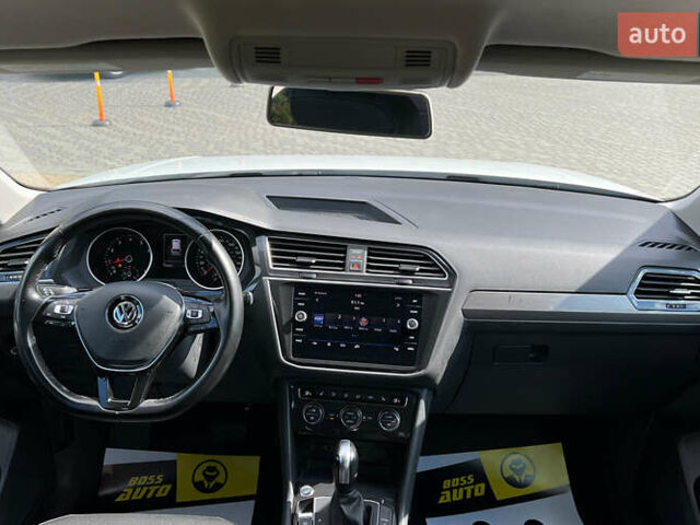 Білий Фольксваген Тігуан, об'ємом двигуна 2 л та пробігом 110 тис. км за 21850 $, фото 14 на Automoto.ua