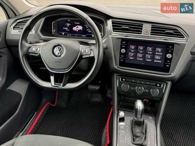 Белый Фольксваген Тигуан, объемом двигателя 2 л и пробегом 204 тыс. км за 23000 $, фото 34 на Automoto.ua
