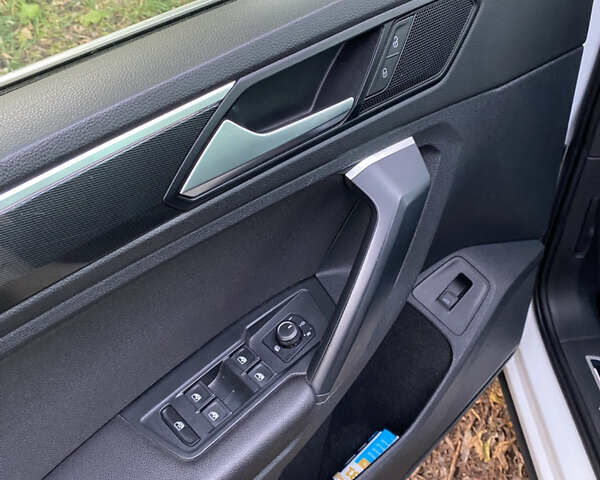 Белый Фольксваген Тигуан, объемом двигателя 1.97 л и пробегом 254 тыс. км за 24900 $, фото 15 на Automoto.ua