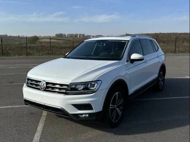 Белый Фольксваген Тигуан, объемом двигателя 2 л и пробегом 63 тыс. км за 17100 $, фото 1 на Automoto.ua