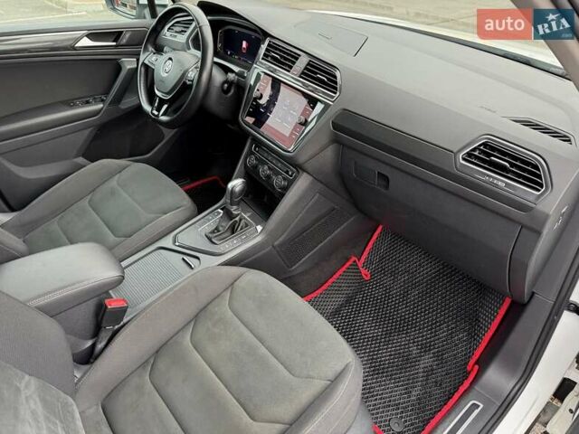 Белый Фольксваген Тигуан, объемом двигателя 1.98 л и пробегом 204 тыс. км за 23000 $, фото 37 на Automoto.ua