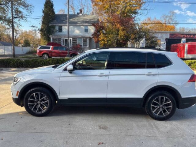 Белый Фольксваген Тигуан, объемом двигателя 2 л и пробегом 34 тыс. км за 13000 $, фото 3 на Automoto.ua