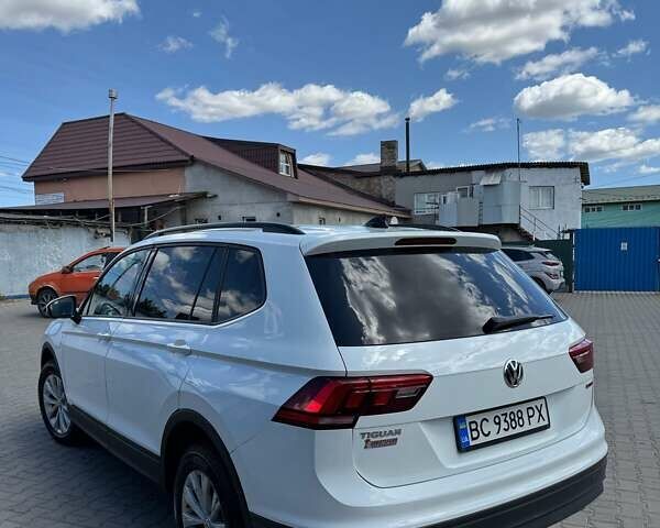 Белый Фольксваген Тигуан, объемом двигателя 1.98 л и пробегом 90 тыс. км за 23900 $, фото 6 на Automoto.ua