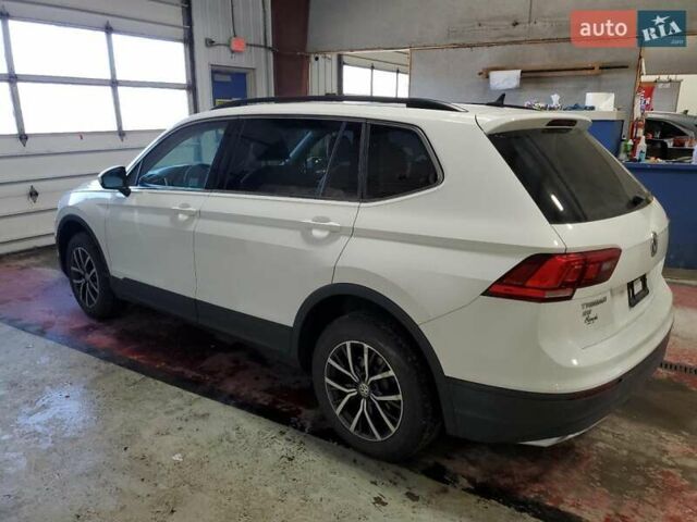 Белый Фольксваген Тигуан, объемом двигателя 2 л и пробегом 150 тыс. км за 4100 $, фото 1 на Automoto.ua