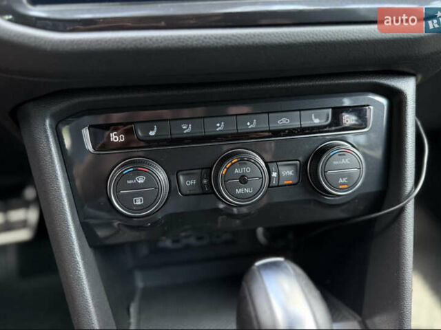 Білий Фольксваген Тігуан, об'ємом двигуна 2 л та пробігом 110 тис. км за 25999 $, фото 37 на Automoto.ua