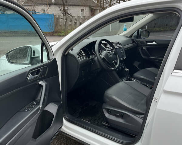 Белый Фольксваген Тигуан, объемом двигателя 2 л и пробегом 119 тыс. км за 20000 $, фото 8 на Automoto.ua