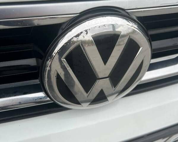 Белый Фольксваген Тигуан, объемом двигателя 1.98 л и пробегом 133 тыс. км за 22500 $, фото 13 на Automoto.ua