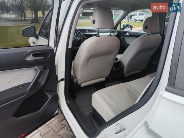 Белый Фольксваген Тигуан, объемом двигателя 1.97 л и пробегом 270 тыс. км за 14899 $, фото 11 на Automoto.ua